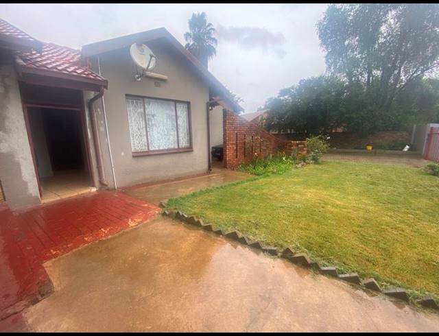 4 BEDROOM HOUSE FOR SALE IN MINERALIA